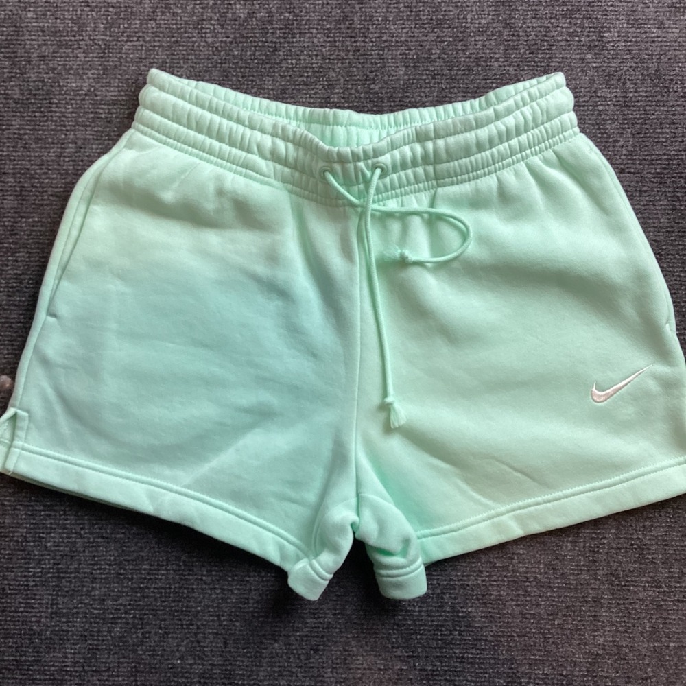 Nike Sportswear Essential Women Fleece Shorts Mint Green Small CJ2158-390 207